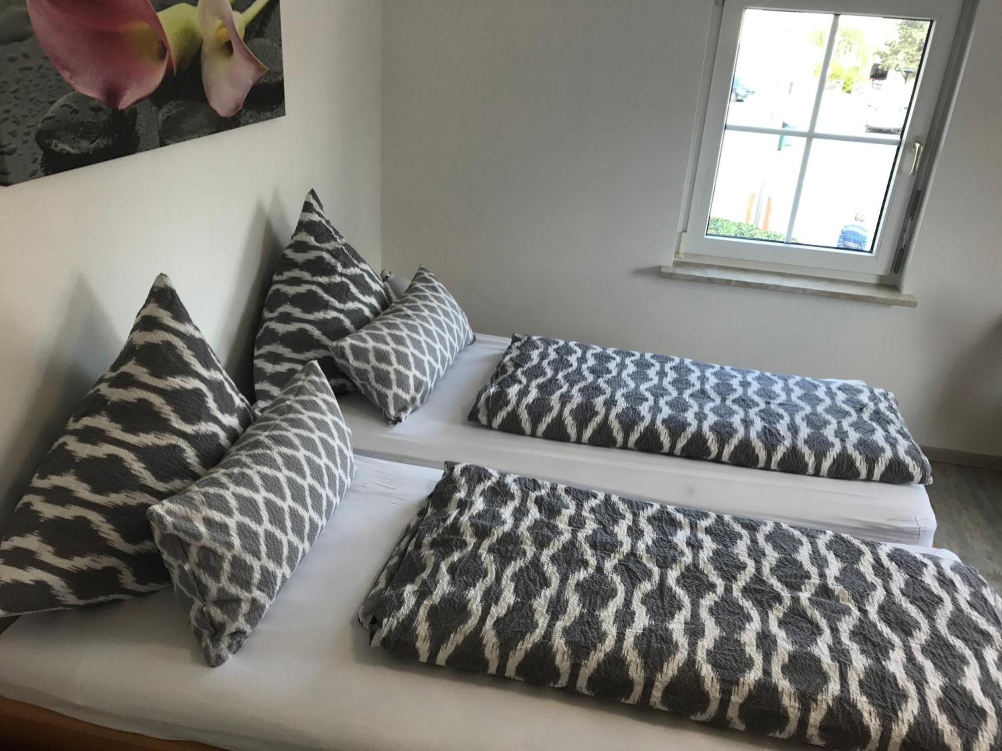 Wendlers Ferienwohnungen #1 #4 #5 #6 Behringersdorf Quarto foto